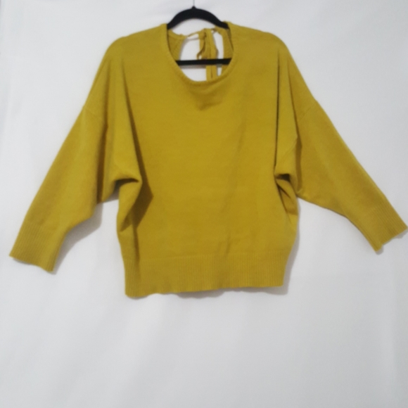 Woven Heart open Tie Back Sweater - Picture 2 of 13